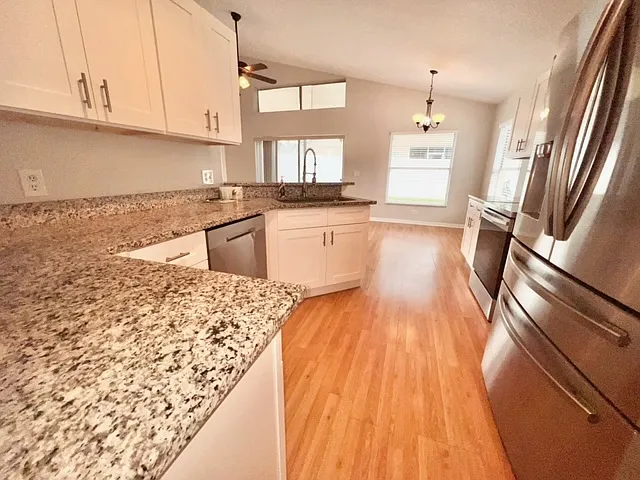 4403 Brookdale Ct — Photo 6