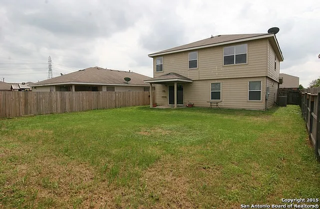 4 bed, 2.5 bath, 2439 sqft, $2,195 — Photo 3