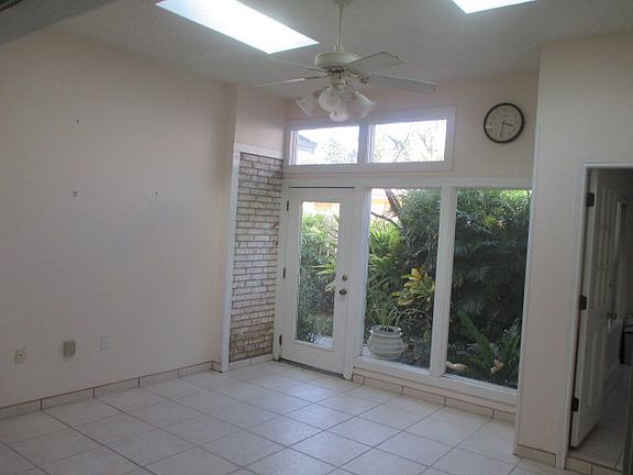 4th image of 1204 Bluebird Ave