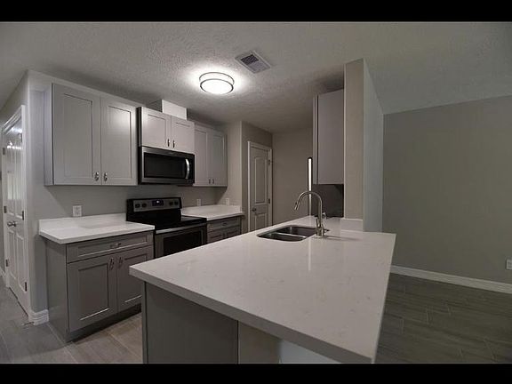4th image of 6150 Hansen Blvd #B