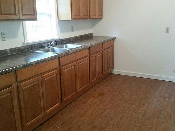 4th image of 2213 Garfield St