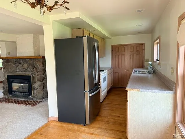 2937 Hamlin Ave — Photo 7