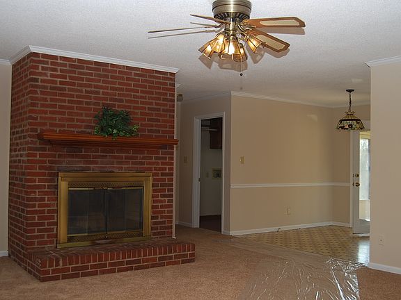 2nd image of 2533 Saddlehorse Ln