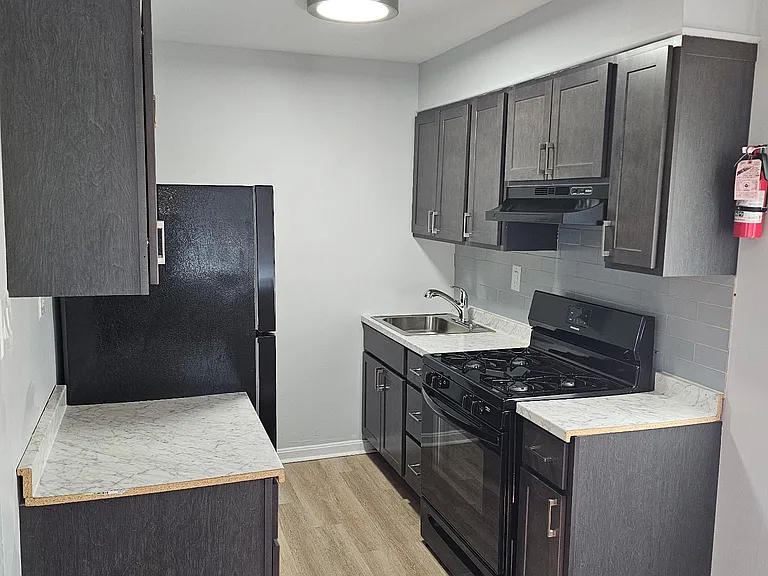 4746 S Capitol Ter SW — Photo 11