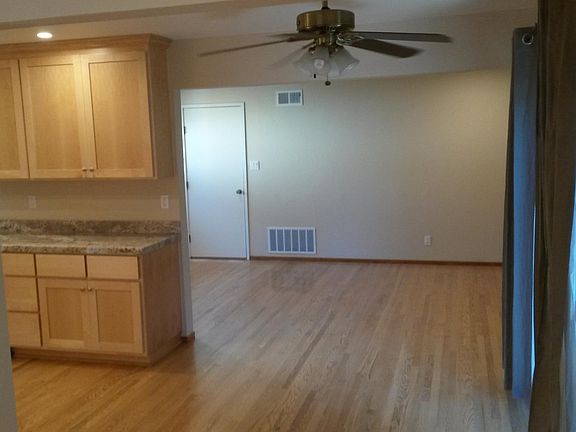 2nd image of 416 Casa View Dr