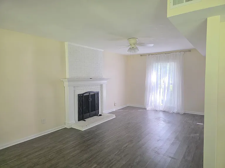 11702 Fernhurst Ln — Photo 6