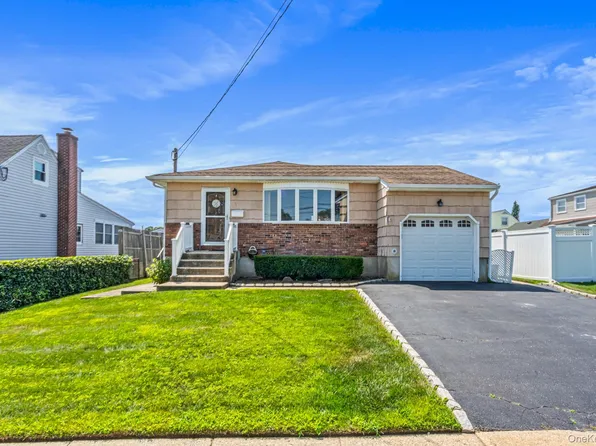 36 Maple Avenue, South Farmingdale, NY 11735