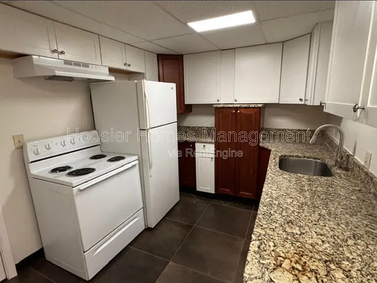 770 E 61st St #7 — Photo 19