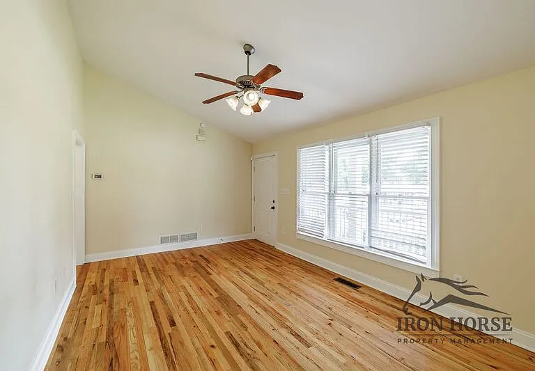 130 Mandy Dr — Photo 5