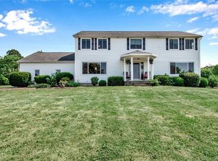 3318 Lower Mountain Rd, Sanborn, NY 14132