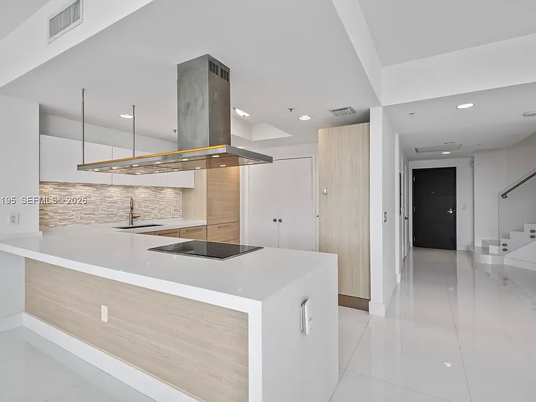 17301 Biscayne Blvd #811 — Photo 19