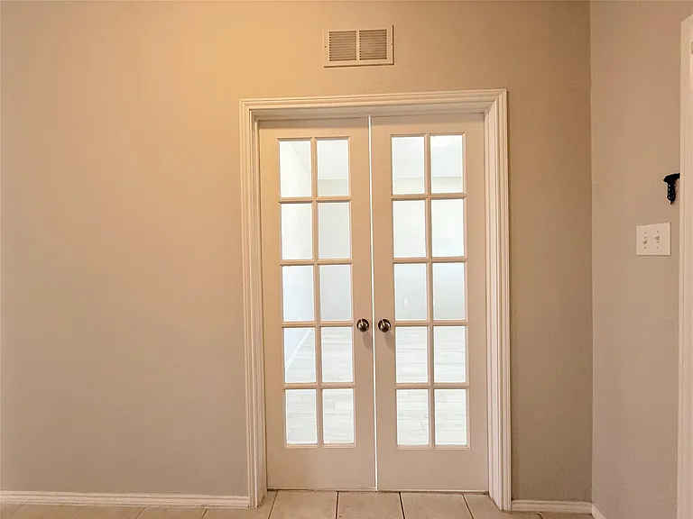 2404 Bermont Red Ln — Photo 17