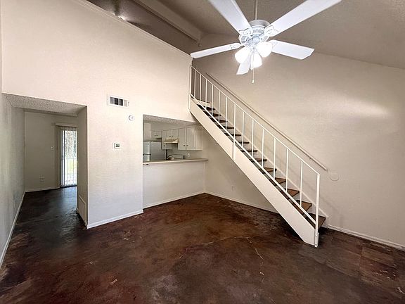 3rd image of 3448 Willowrun Dr Building A