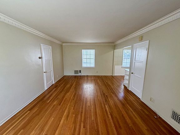 2nd image of 800 Orange Grove Ave