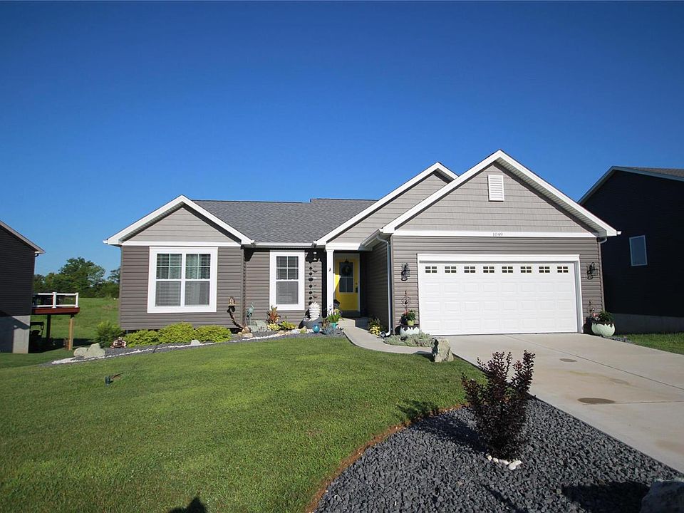 1st image of 1049 Palisades Ln
