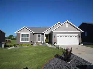 1049 Palisades Ln, Pacific, MO 63069