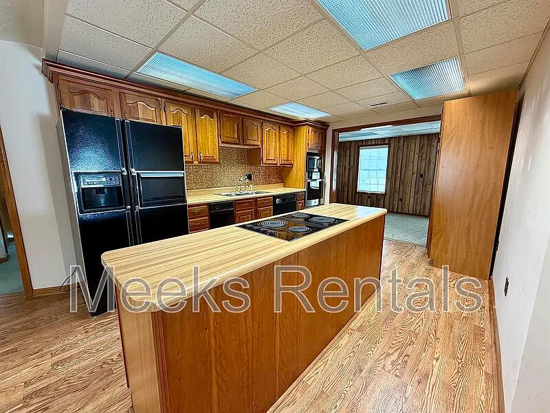 3 bed, 2.0 bath, 2032 sqft, $2,250 — Photo 4