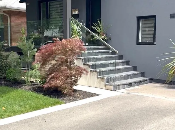 36 Mitre Pl #Basement, Toronto, ON M9R 3C4