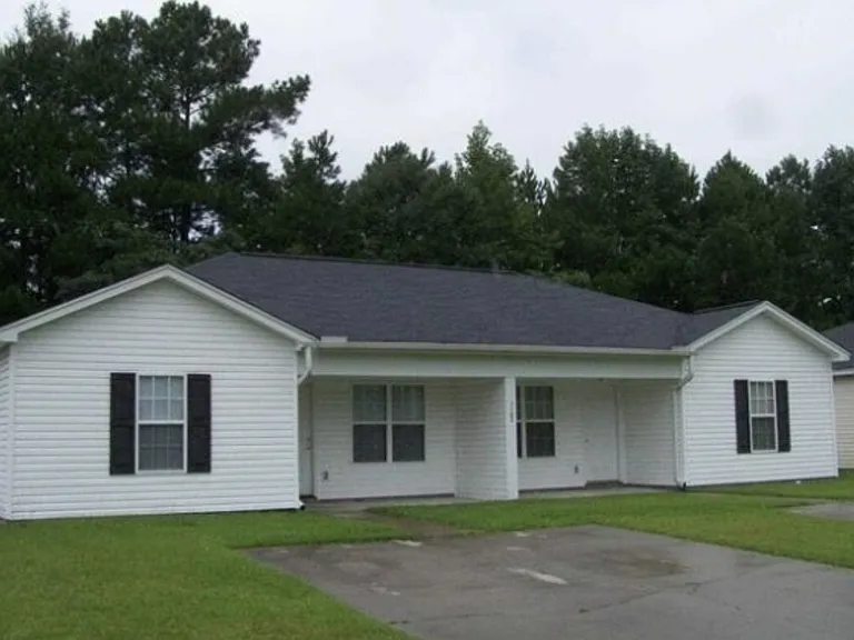 1106 Carver Cir #A — Photo 1