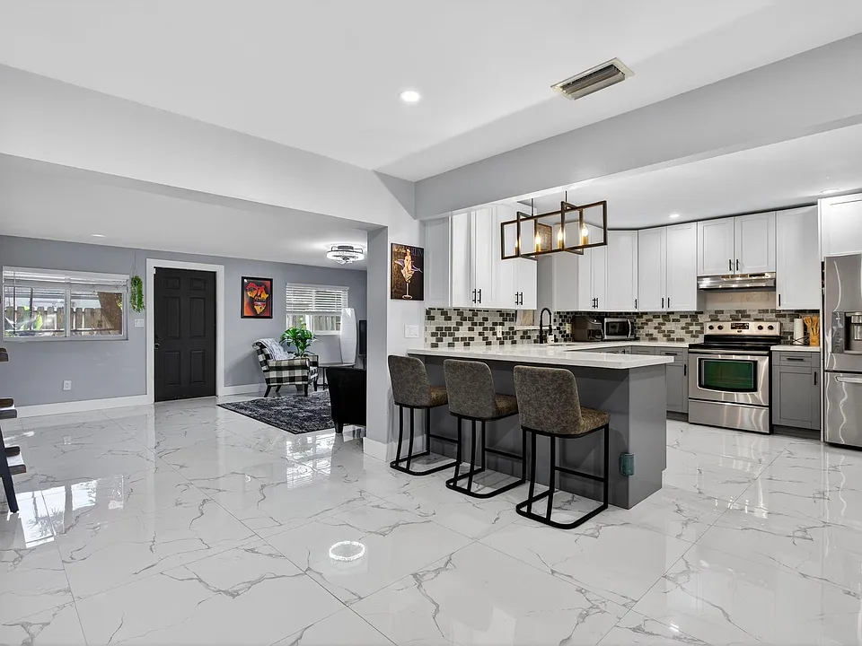 3330 NW 69th St