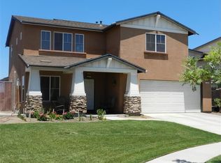 706 11th St, Sanger, CA 93657