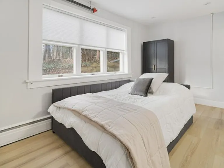 504 Stewart Ave — Photo 44