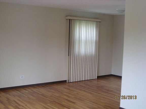 4th image of 57 E 164th St