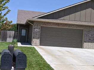 4863 N Hillside Ct, Wichita, KS 67219