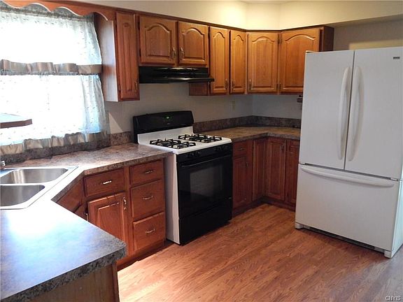 5th image of 138 Westview Ave