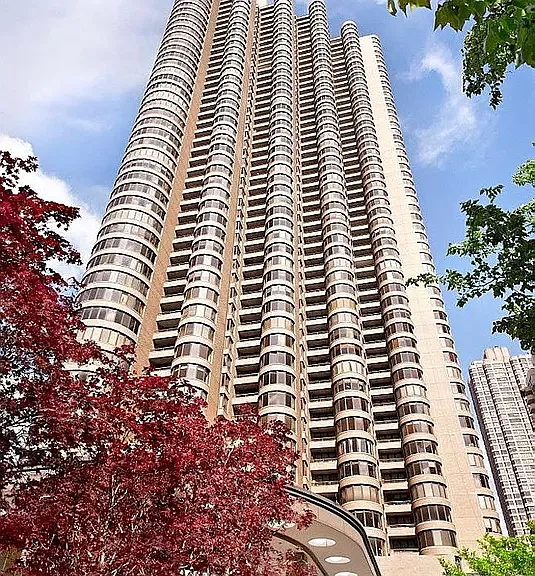 330 E 38th St #36M — Photo 2