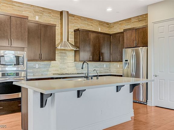 3rd image of 6 Lago Turchino Ct