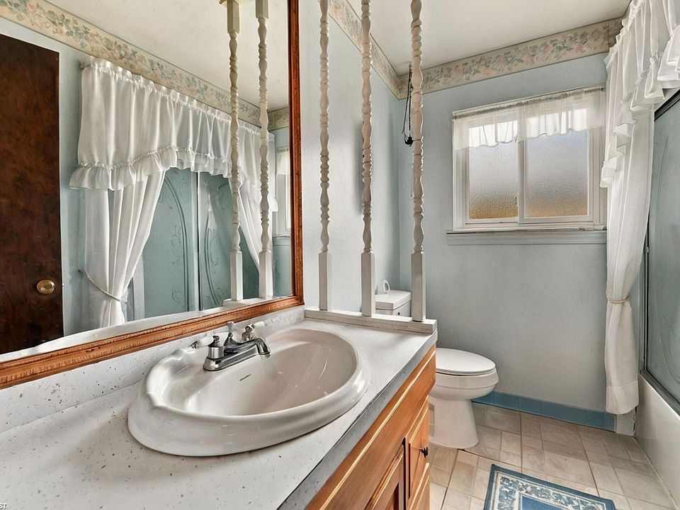 16711 College Blvd, photo 9