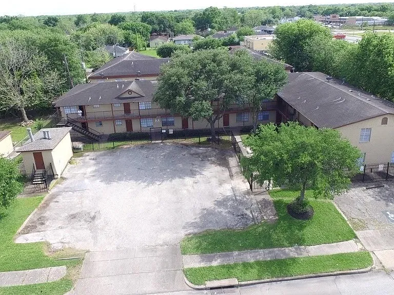 4710 Airport Blvd #301 — Photo 7
