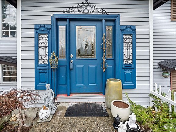 4th image of 1817 200th Place SW