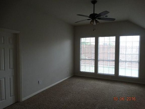 4th image of 2436 Pheasant Dr