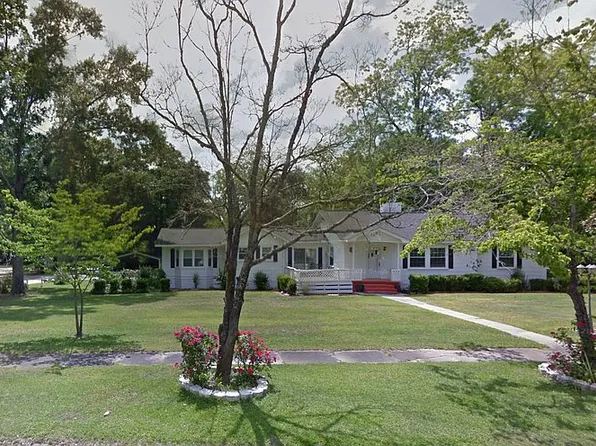 218 S Live Oak St, Geneva, AL 36340