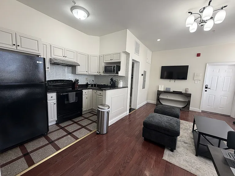 217 N 11th St #301 — Photo 10
