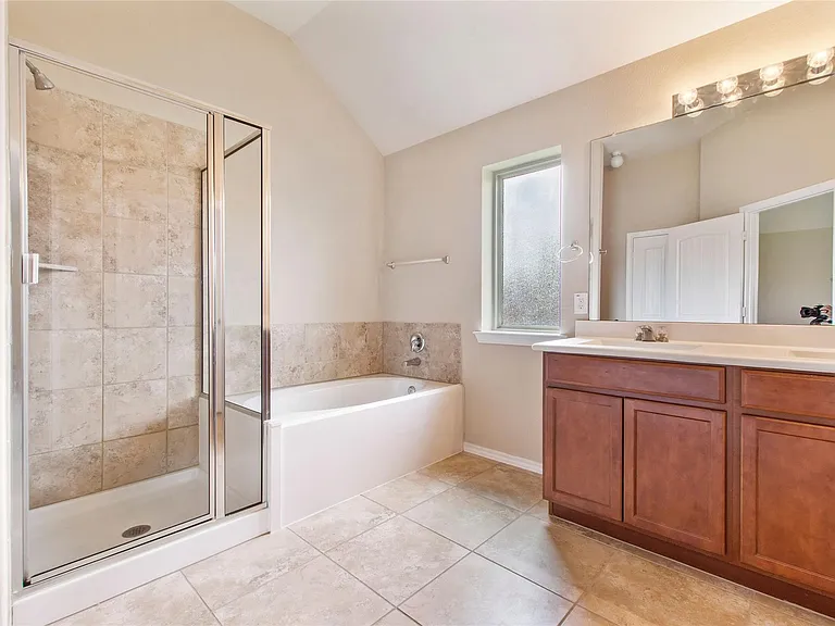 8746 Sunny Gallop Dr — Photo 14