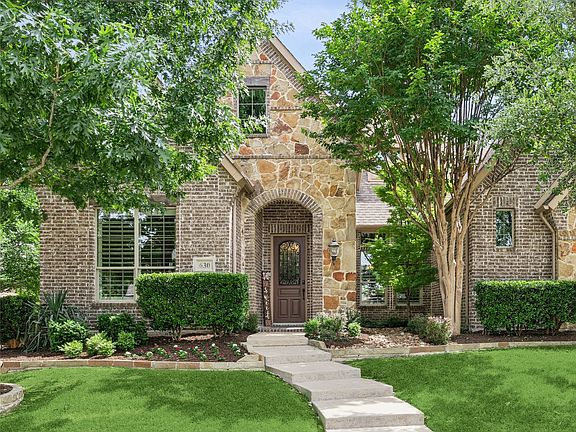 2nd image of 630 Abbey Ln