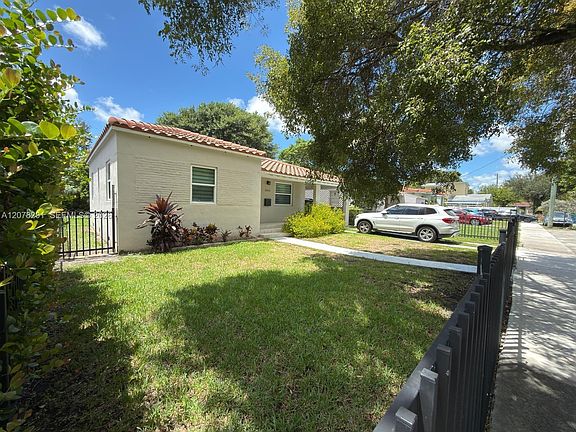 2nd image of 3860 SW 1st St