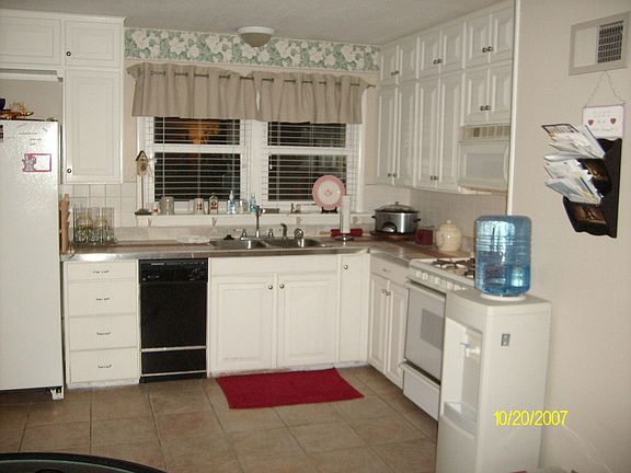 Kitchen Area w/ Built in Appliances