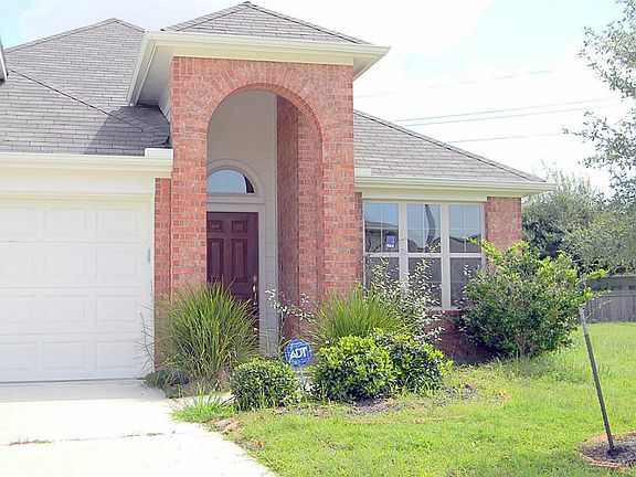 Look at the lovely brick entry way.