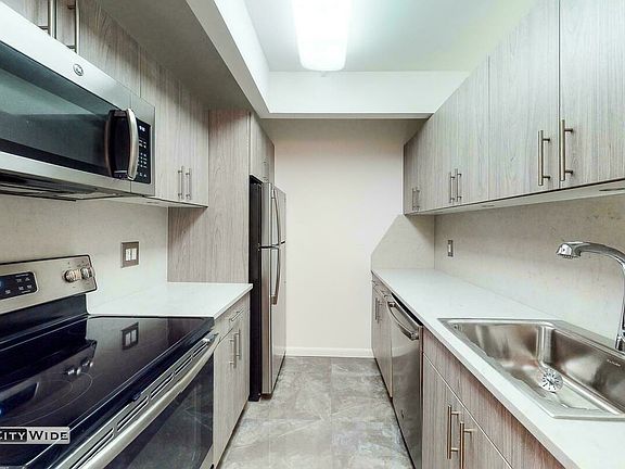 3rd image of 121 Reade St APT 5C