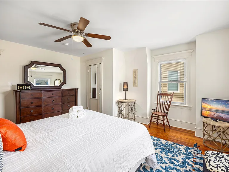 25 S Oakland Ave — Photo 18