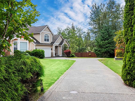 Long Driveway >