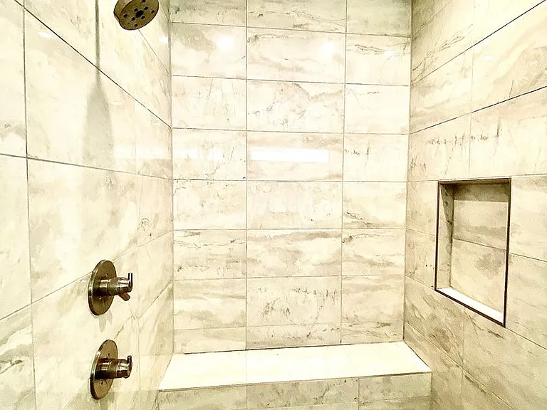 1258 E Echelon Ridge Ln — Photo 29
