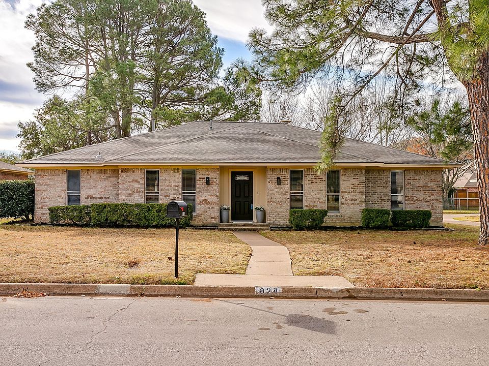 1st image of 824 Sandpiper Dr