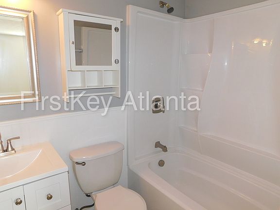 4th image of 3840 Sugar Creek Dr
