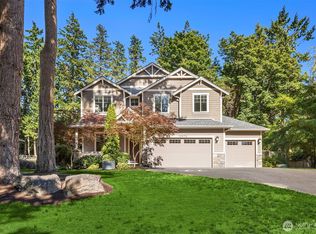 10674 N Madison Ave NE, Bainbridge Island, WA 98110