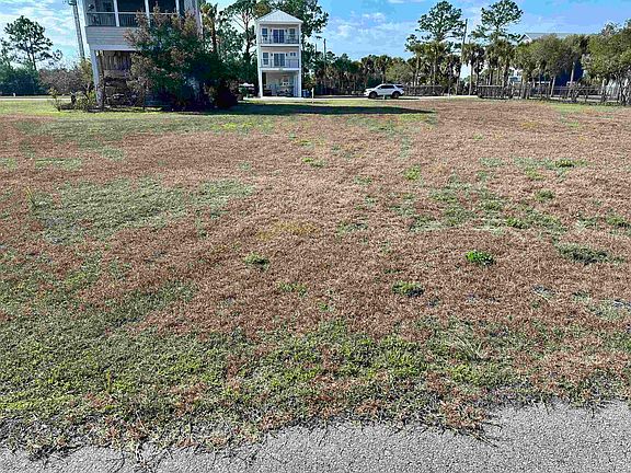 2nd image of 105 N Mariners Way